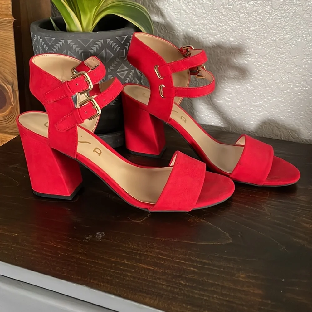 Unisa red heels - Picture 3 of 3